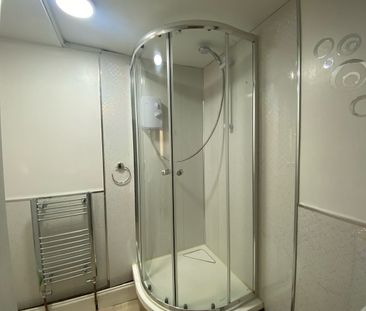 1 Bed Flat, Upper Market Street, BN3 - Photo 4