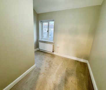 Heol Tregoning, LLANELLI - Photo 2