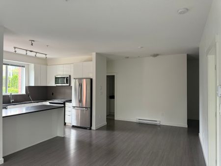 Prescott Commons - Ground Floor/Corner Unit 2 bedroom/2 Bathroom - Photo 2