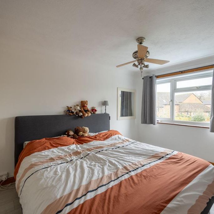 3 bedroom semi-detached house to rent - Photo 1