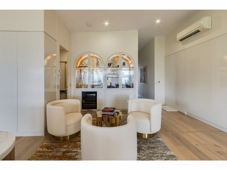 Achieve Luxury - Penthouse Living in Kangaroo Point - Photo 4