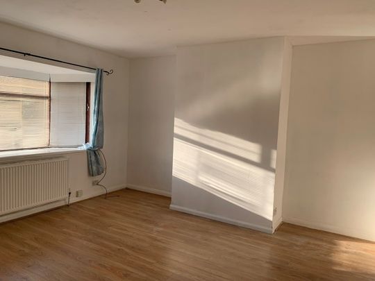 3 Bed Semi-Detached House, Scott Hall Road, LS7 - Photo 1