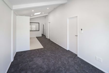 NEW QUEEN STREET WAINUIOMATA APARTMENT - Photo 4
