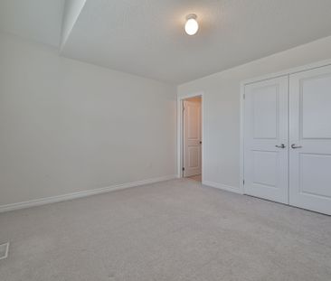 For Lease - 1417 Farrow Crescent, Innisfil, Ontario - Photo 6