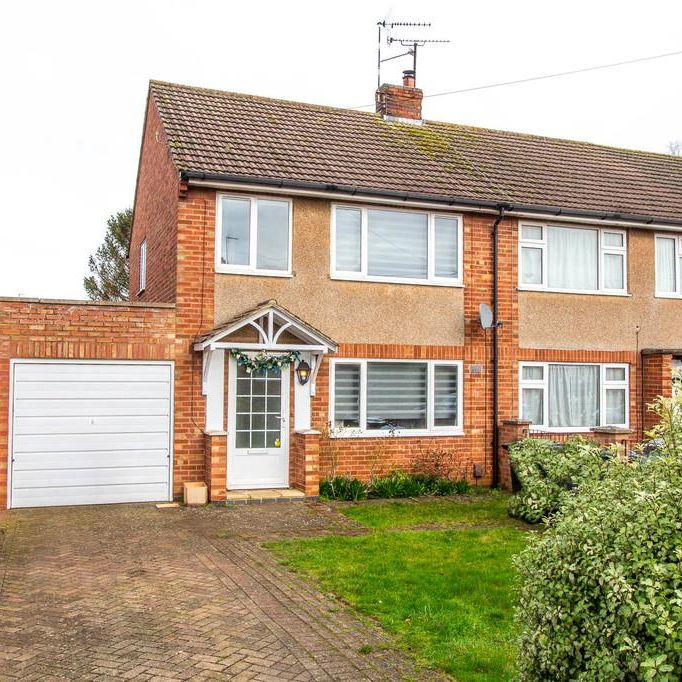 3 bedroom semi-detached house to rent - Photo 1