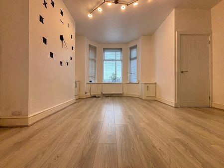 3 Bed Terraced House, Taylors Road, M32 - Photo 2