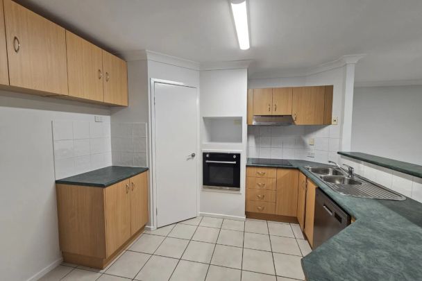 Stunning Double Storey Home in Underwood - Photo 1