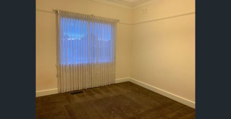 Family home awaits! - Photo 3