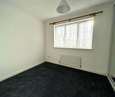 3 bedroom detached house to rent - Photo 3
