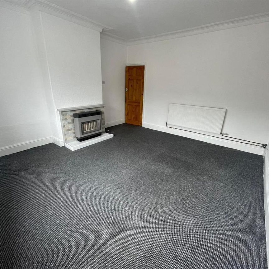 Kelsall Terrace, Leeds - Photo 1