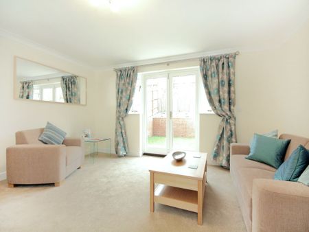 3 Bedroom House - Boxall Gardens, Kings Worthy - Photo 2