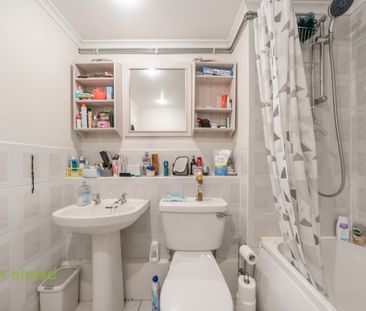 St. Aubyns Road, London, SE19 - Photo 3