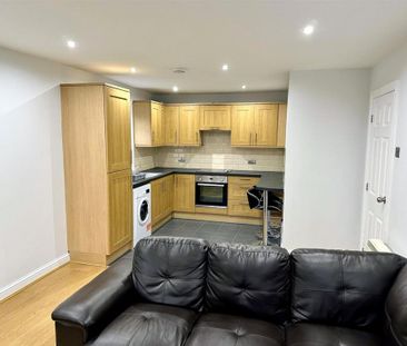 2 bedroom flat to rent - Photo 6