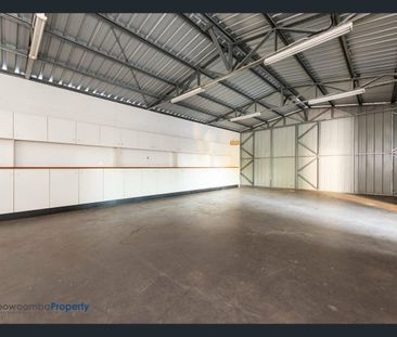 Modern Family Home with Shed of most Men's dreams - Photo 3