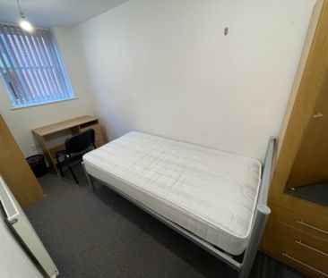 4 Bed Student Accommodation - Photo 6