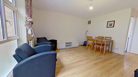 4 bedroom semi-detached house to rent - Photo 3