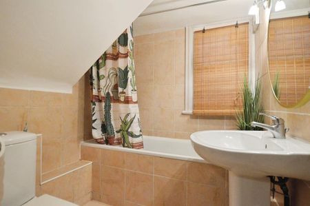 1 bedroom ground floor maisonette to rent - Photo 5