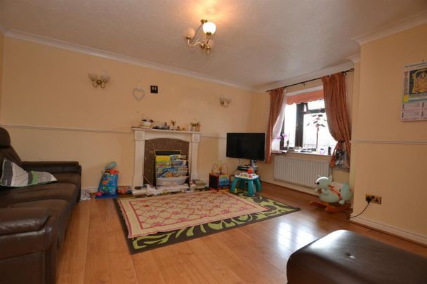 3 bedroom House To Let - Photo 1