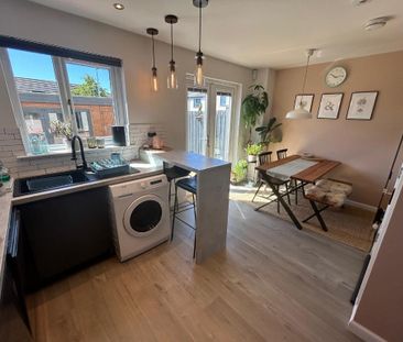 3 bedroom semi-detached house to rent - Photo 6