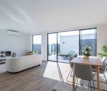 Brand new 4 bedroom home - reduced rent (eligibility criteria applies) - Photo 1