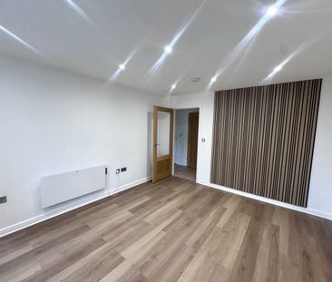 Pier Way, SE28 - Photo 1