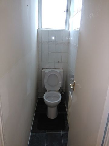 2 Bed Flat, Kettlebaston Road, E10 - Photo 4