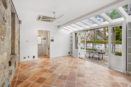 A Piece of Brisbane's History - Photo 2