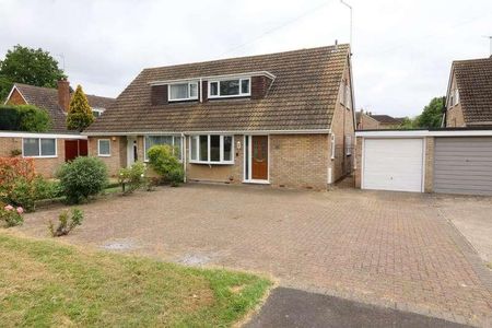 Dunstall Road, Barton Le Clay, Bedfordshire, MK45 - Photo 2