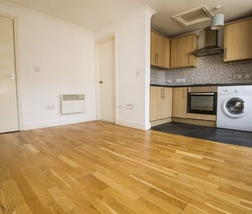 High Street, Rochester - Photo 1