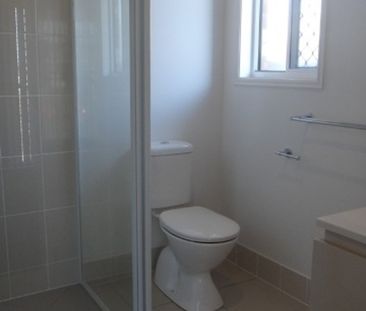 Modern Family Home in Prime Coomera Location - Photo 6