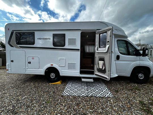 Motorhome, Cummings Hall Lane, Noak Hill, Romford - Photo 1