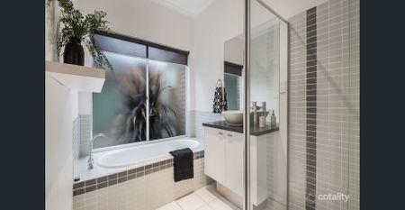 Stylish Family Living in a Prestigious Craigieburn Pocket - Photo 5