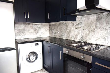 3 bedroom semi-detached house to rent - Photo 5