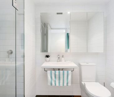 Holding Deposit Received - Photo 2