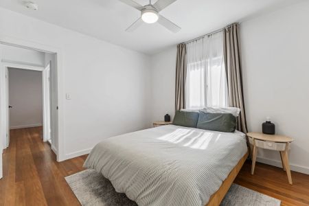 Fully renovated home in ideal location - Photo 2