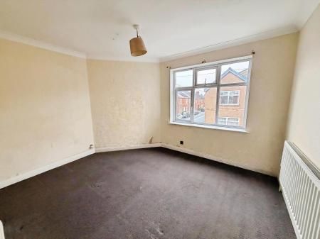 3 bedroom Terraced House To Let - Photo 5