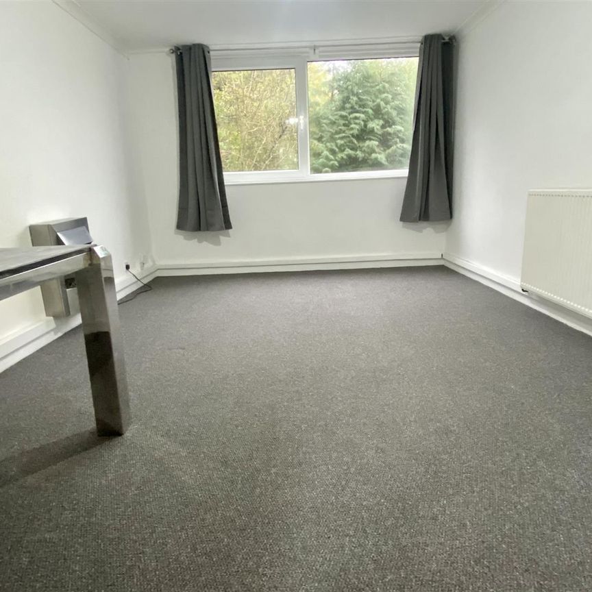 To Let - Photo 1
