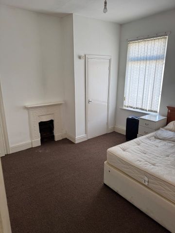 Room in a Shared House, Liverpool, L13 - Photo 4