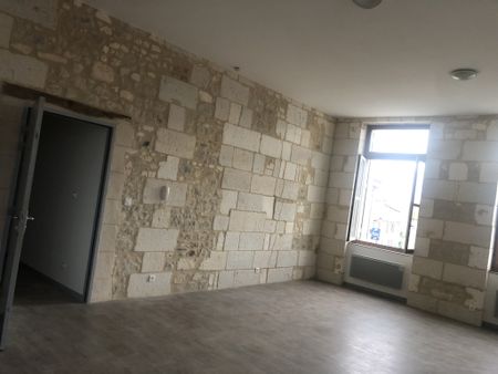 Location Appartement 3 pièces 87m² LA ROCHE CHALAIS 24490 - Photo 2