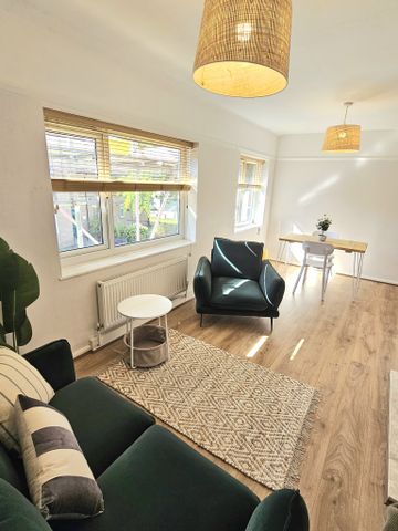 Two Bedroom Apartment for Rent in York, YO31 - Photo 2