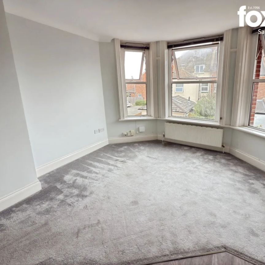 1 bed flat to rent in Flat 3, 6 Adeline road - Photo 1
