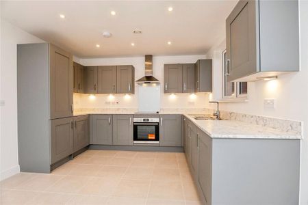 4 bedroom detached house to rent - Photo 4