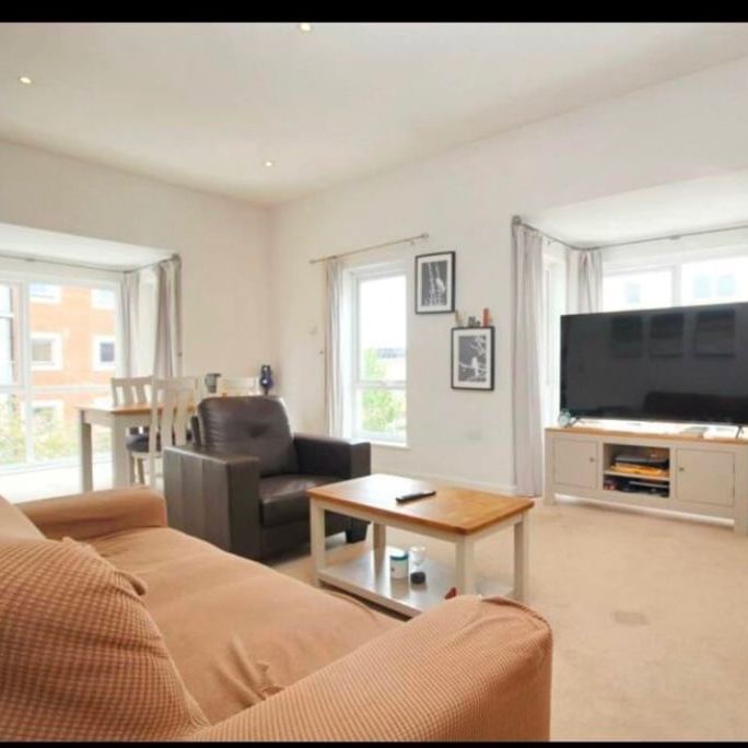 Room in a Shared Flat, Kennet Island, RG2 - Photo 1