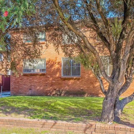 Walk to station! - Photo 4