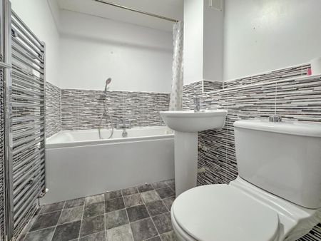 3 bedroom terraced house to rent - Photo 5