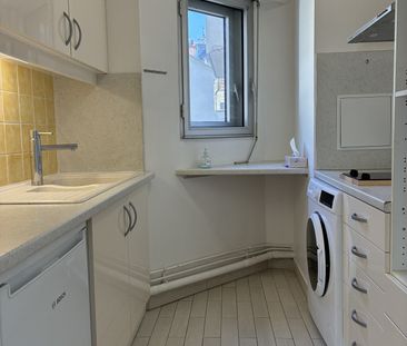 Location Appartement 2 pièces 52m² PARIS 15ème - Photo 2