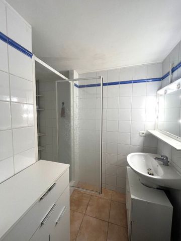 ROGNONAS - Appartement en duplex meublé dans le centre du village., - Photo 4