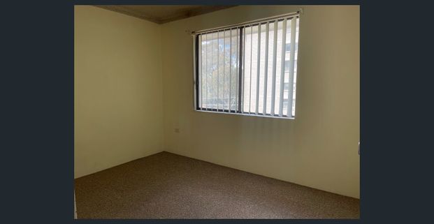 Two Bedroom in Prime Location! - Photo 1