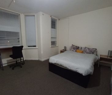 1 Bed Flat, Colwick Road, NG2 - Photo 1