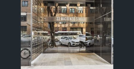 1 bedroom apartment near RMIT and Melbourne Uni - Photo 5